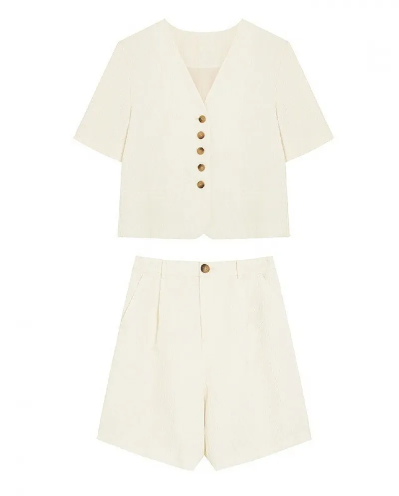 Abito estivo a due pezzi con pantaloni corti con scollo a V beige