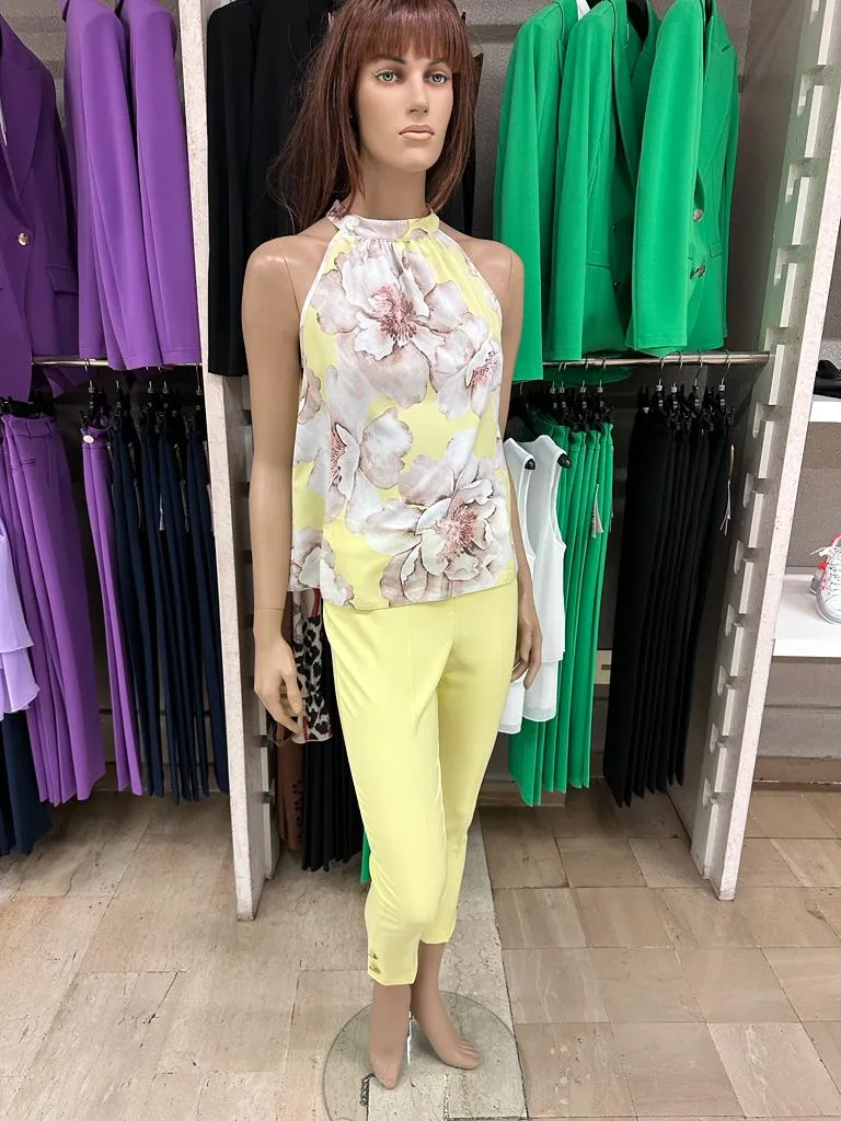 Pantaloni RINASCIMENTO in tessuto tecnico con tasca alla francese, bottoni decorativi sul fondo della gamba Tinta Unita Giallo P