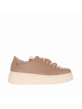 Sneaker in pelle con accessorio gioiello